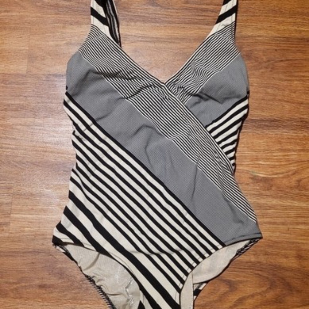 Gottex One Piece Fully Lined Bathing Swim Suit Striped Size 12